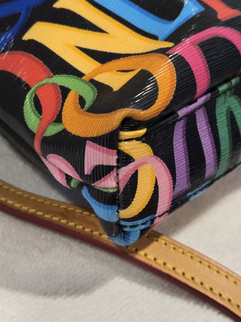 Dooney & Bourke Vintage/Y2K Multicolor Signature Crossbody Bag with Tan Strap - Picture 4 of 14